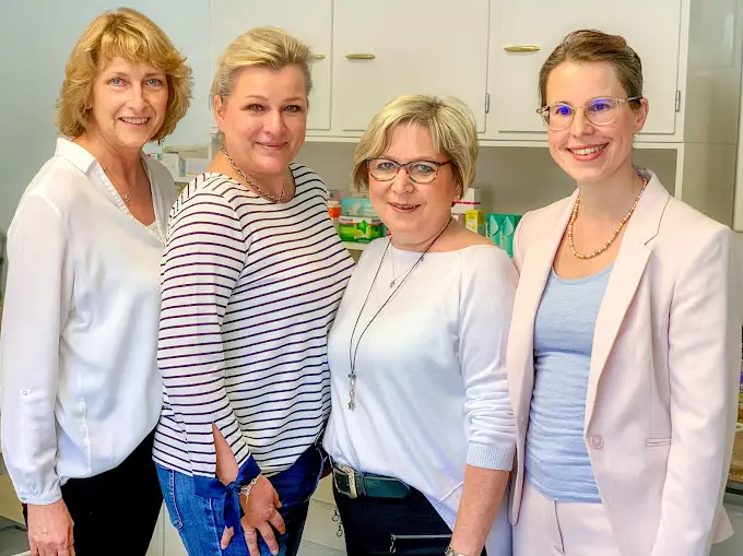 Das Team der Hausarztpraxis Dr. Schlitzer in Essen